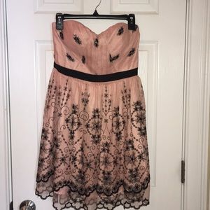 Minute strapless dress